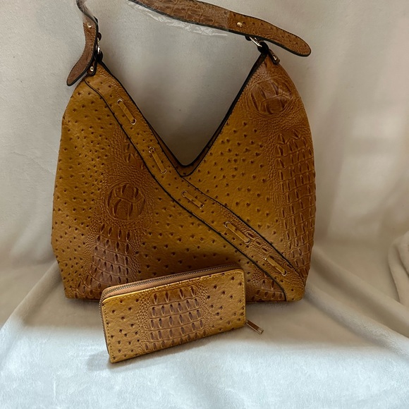 Ruby collection mustard hobo handbag - Picture 3 of 3